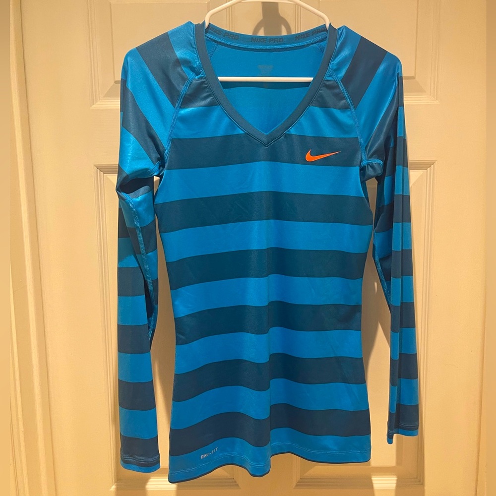 NIKE Women’s Compression Shirt - S
